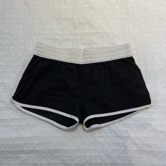 Black and white Water shorts Size XSmall - Picture 1 of 4